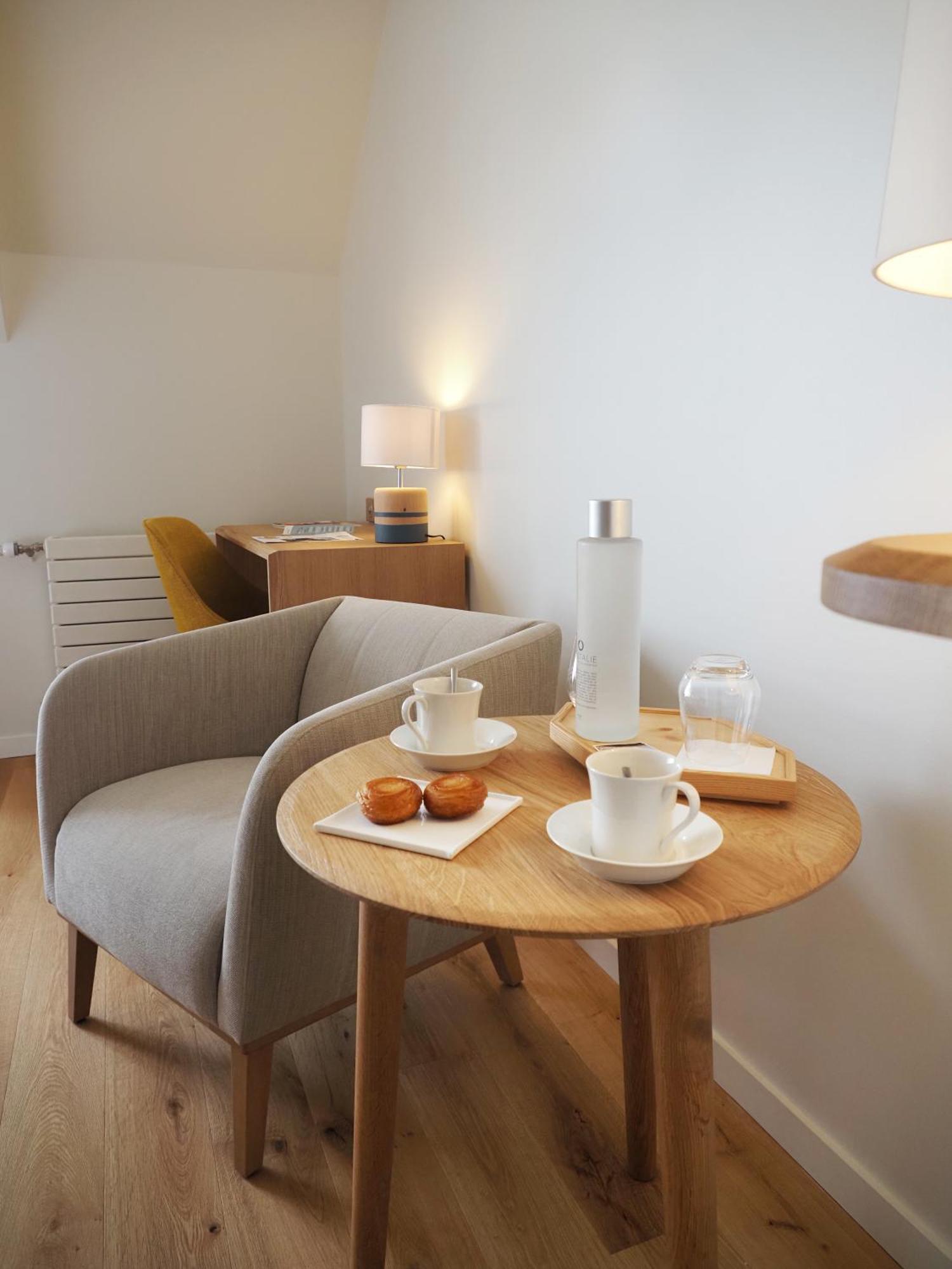 Logis Hotel De カランテック エクステリア 写真
